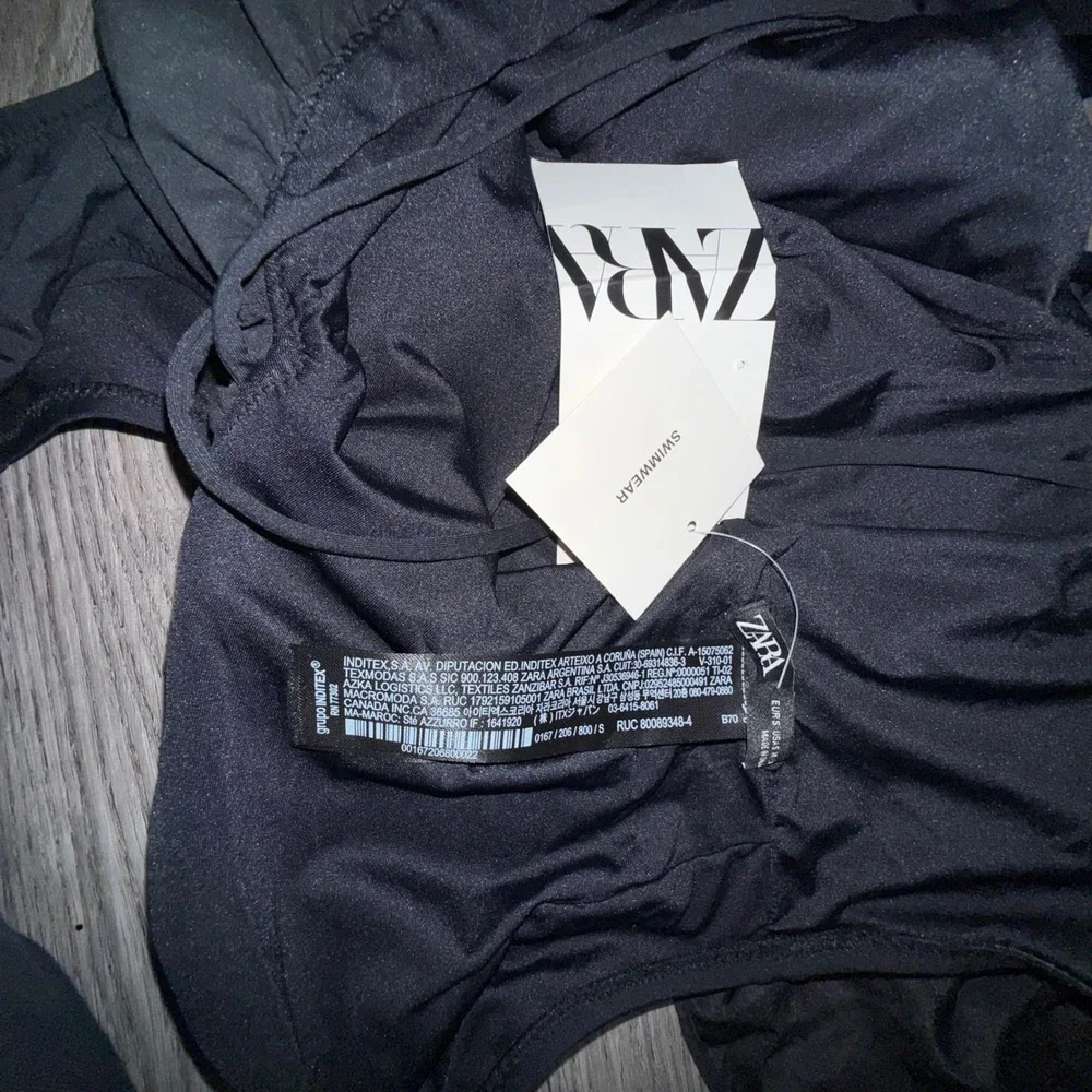 NWT. ZARA Black Ruffle One Piece‎ Deep V Neck Swimsuit Small - Picture 4 of 6